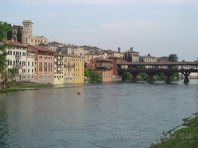 Adunata Alpini Bassano 2008 LG110.JPG